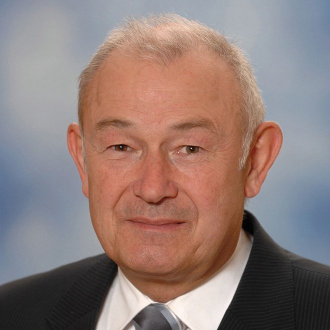 Ministerpräsident a. D.<br>Freistaat Bayern