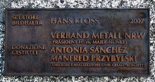 Hinweisschild am Konrad Adenauer Denkmal